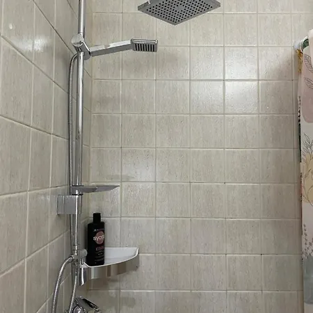 The White Corner Apartment *